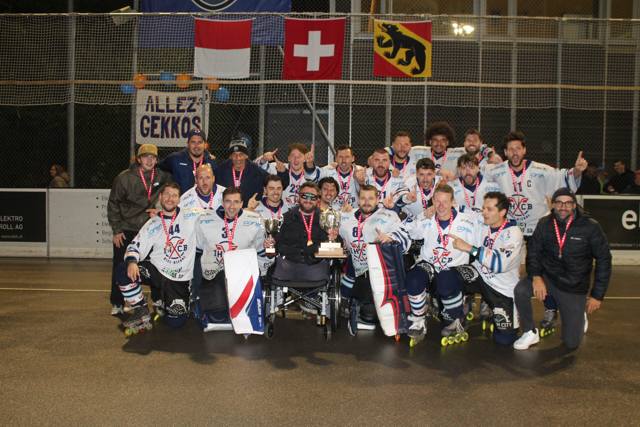Lire la suite à propos de l’article Champions Suisse LNB et promus en LNA !